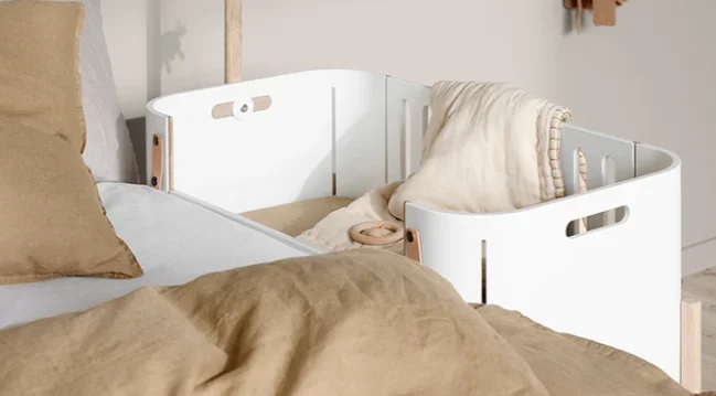 Oliver Furniture Wood Cot - Bedside crib test - TIl den lille